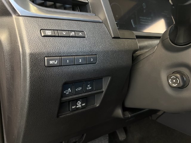 Certified 2025 Lexus GX 550 w/ Accessory Package (2T) AWD/4WD image 31