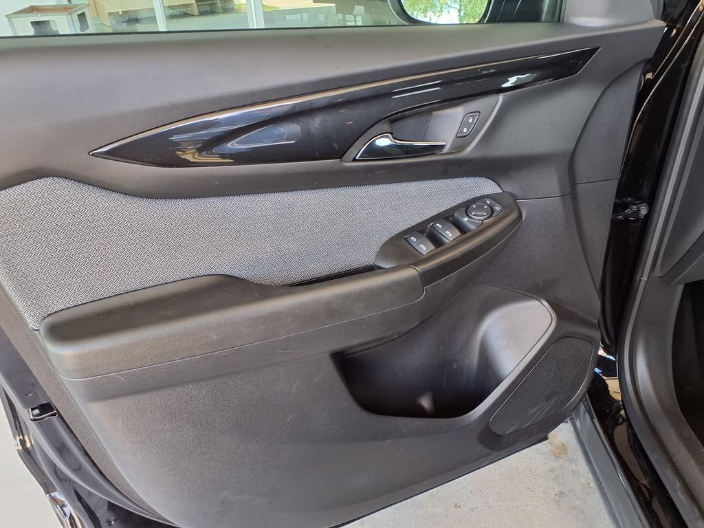 Used 2025 Chevrolet TrailBlazer LT FWD image 24