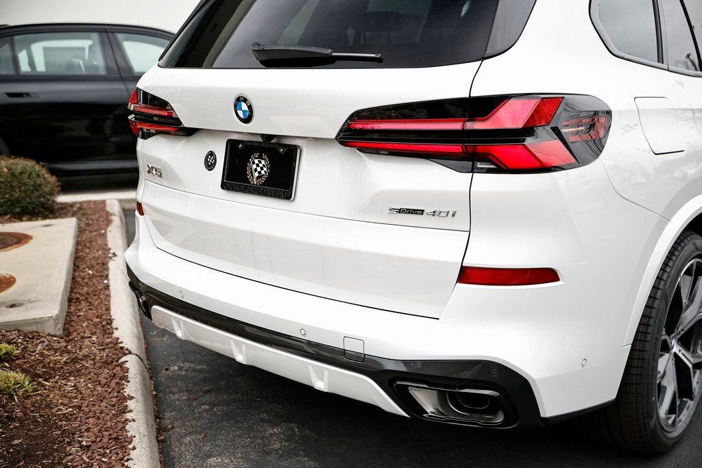 New 2026 BMW X5 sDrive40i w/ M Sport Package image 9