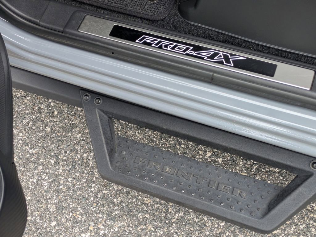 Used 2023 Nissan Frontier PRO-4X w/ Pro-4X Premium Package image 12