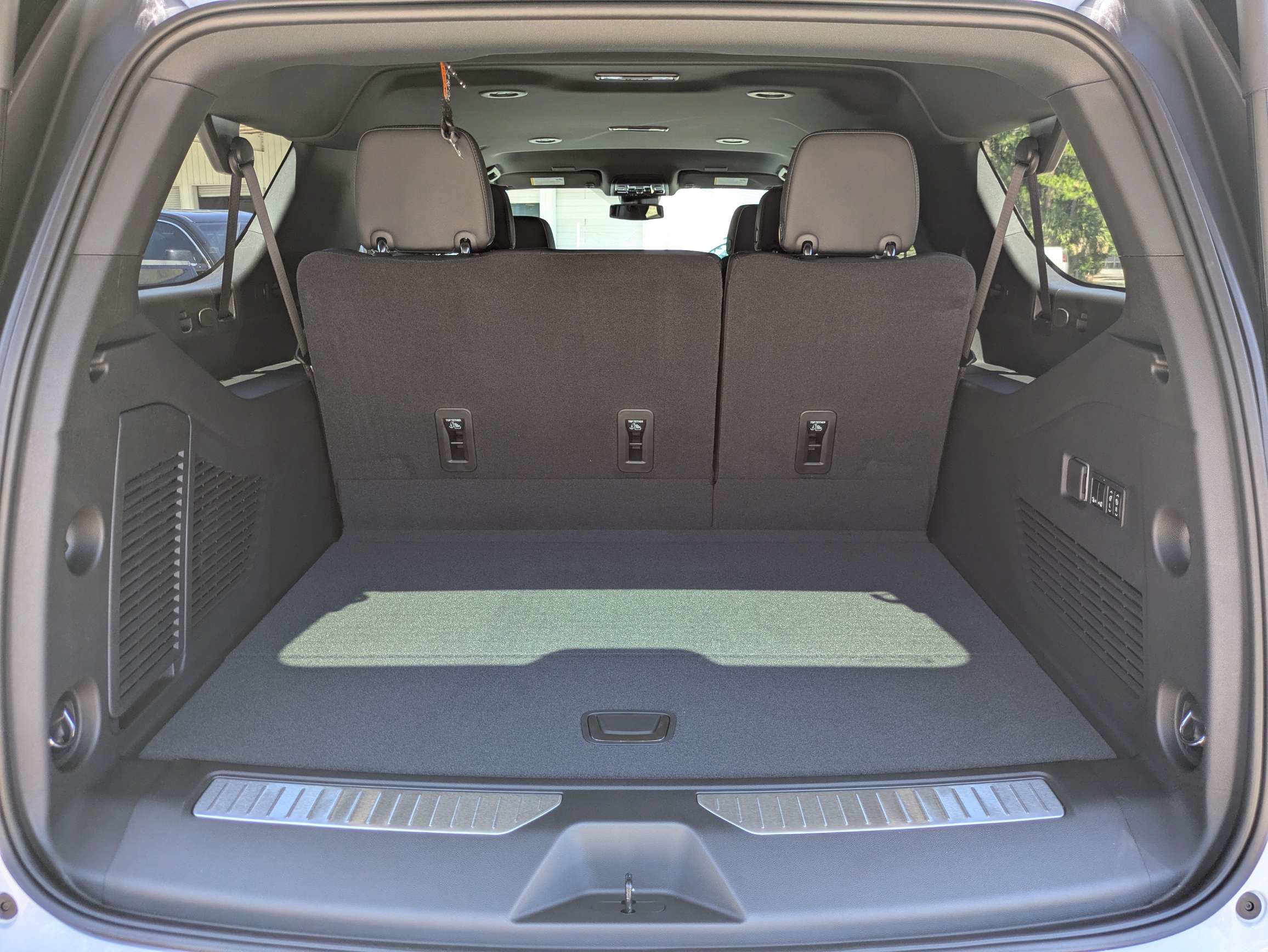 New 2026 Chevrolet Suburban Premier RWD image 7