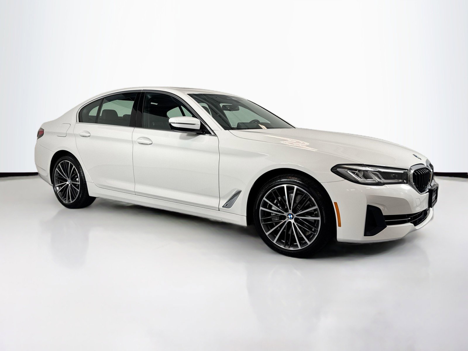 Used 2023 BMW 540i w/ Premium Package image 7