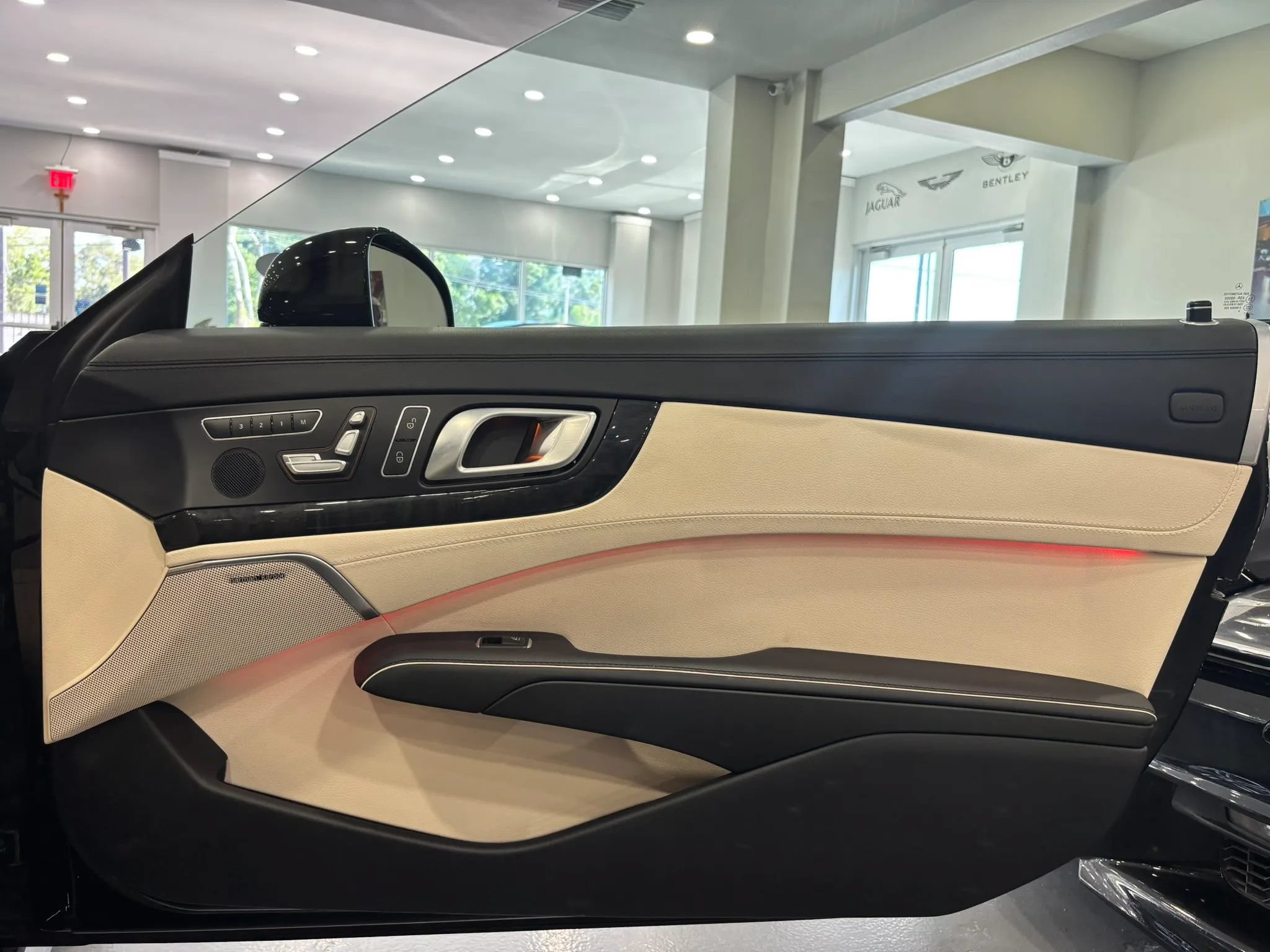 Used 2016 Mercedes-Benz SL 400 image 38