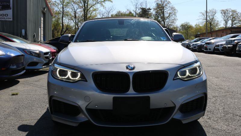 Used 2015 BMW M235i Convertible image 2