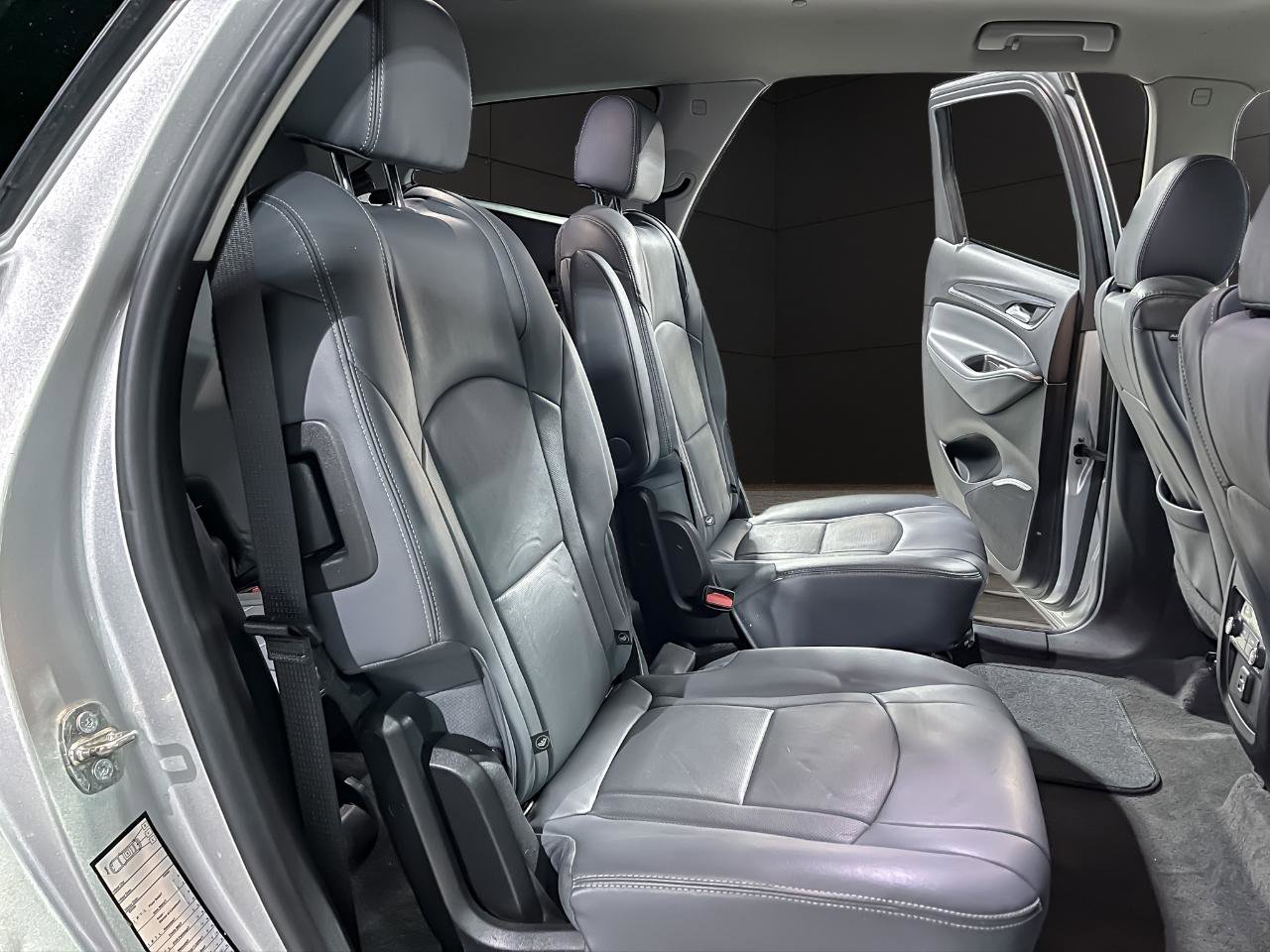 Used 2020 Buick Enclave Essence image 22