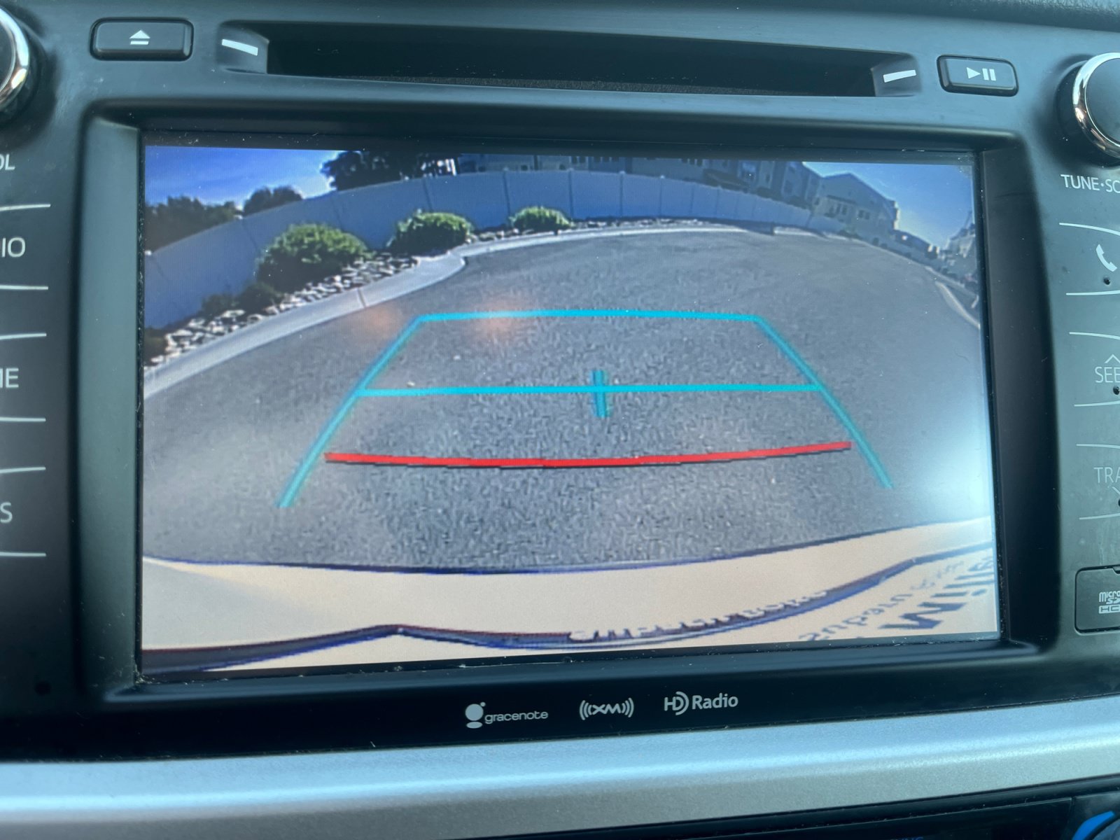 Used 2019 Toyota Highlander XLE AWD/4WD image 29