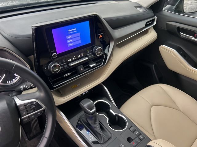 Used 2024 Toyota Highlander XLE image 28