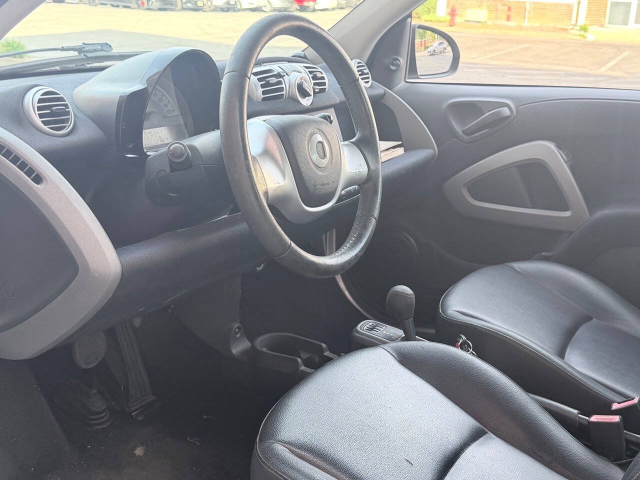 Used 2015 smart fortwo pure RWD image 11