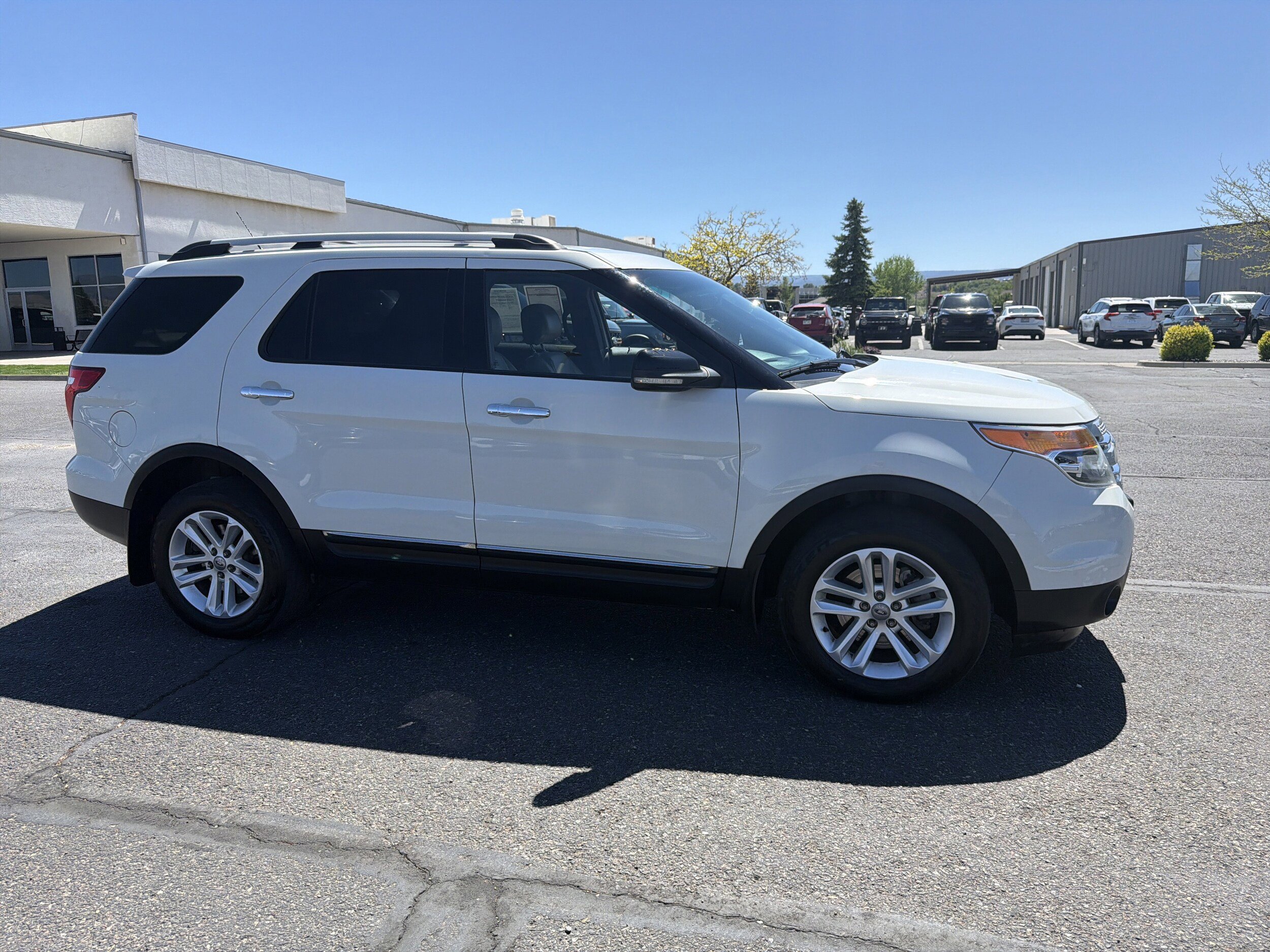 Used 2011 Ford Explorer XLT w/ 202A Rapid Spec Order Code AWD/4WD image 4