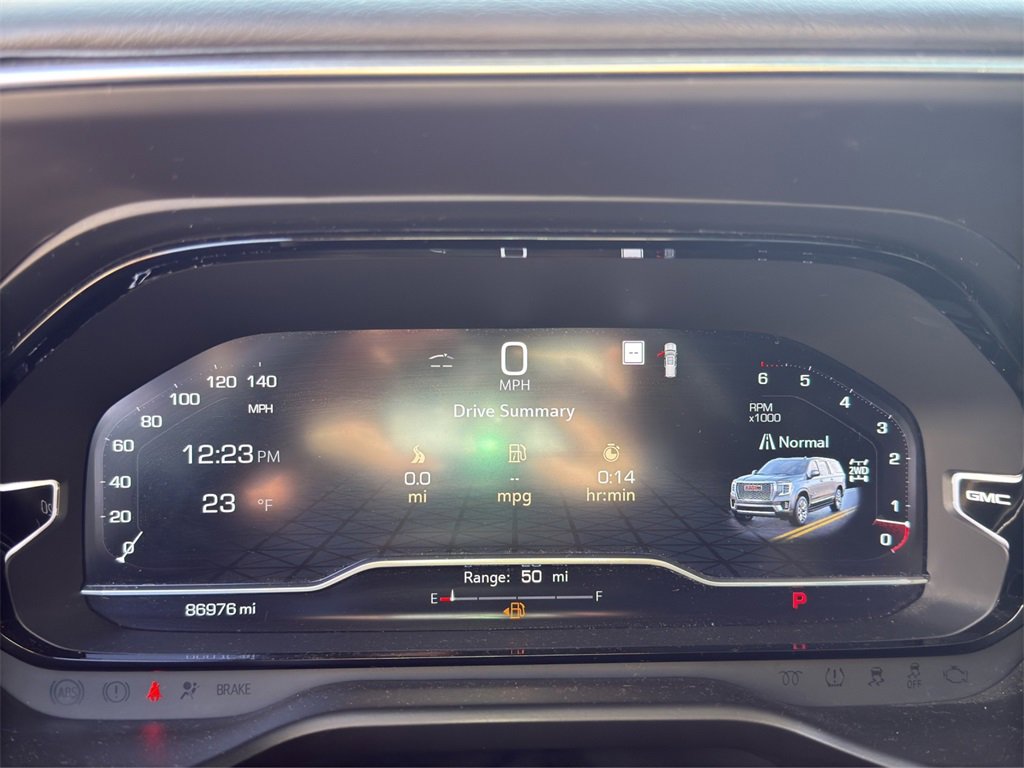 Used 2023 GMC Yukon XL Denali image 9