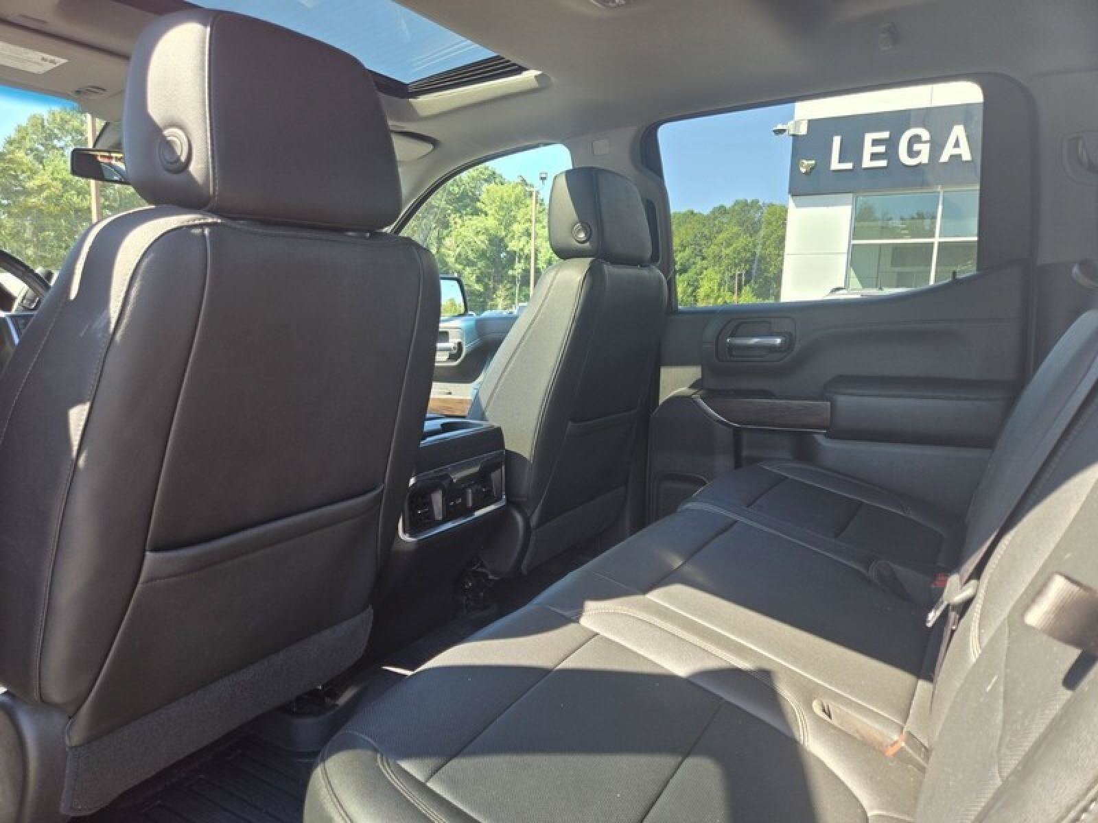 Used 2022 GMC Sierra 1500 SLT w/ SLT Premium Plus Package AWD/4WD image 23