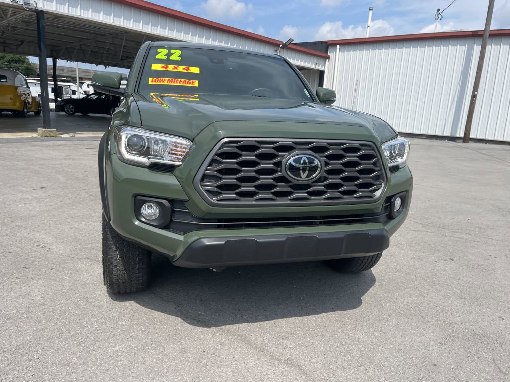 Used 2022 Toyota Tacoma 4x4 Double Cab image 3