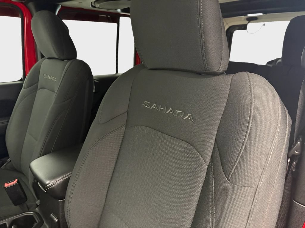Used 2019 Jeep Wrangler Unlimited Sahara w/ Safety Group AWD/4WD image 16