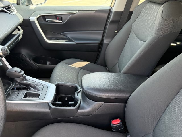 Used 2024 Toyota RAV4 XLE FWD image 12