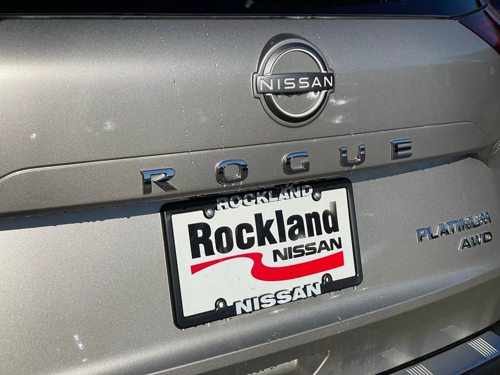 Certified 2023 Nissan Rogue Platinum FWD image 26