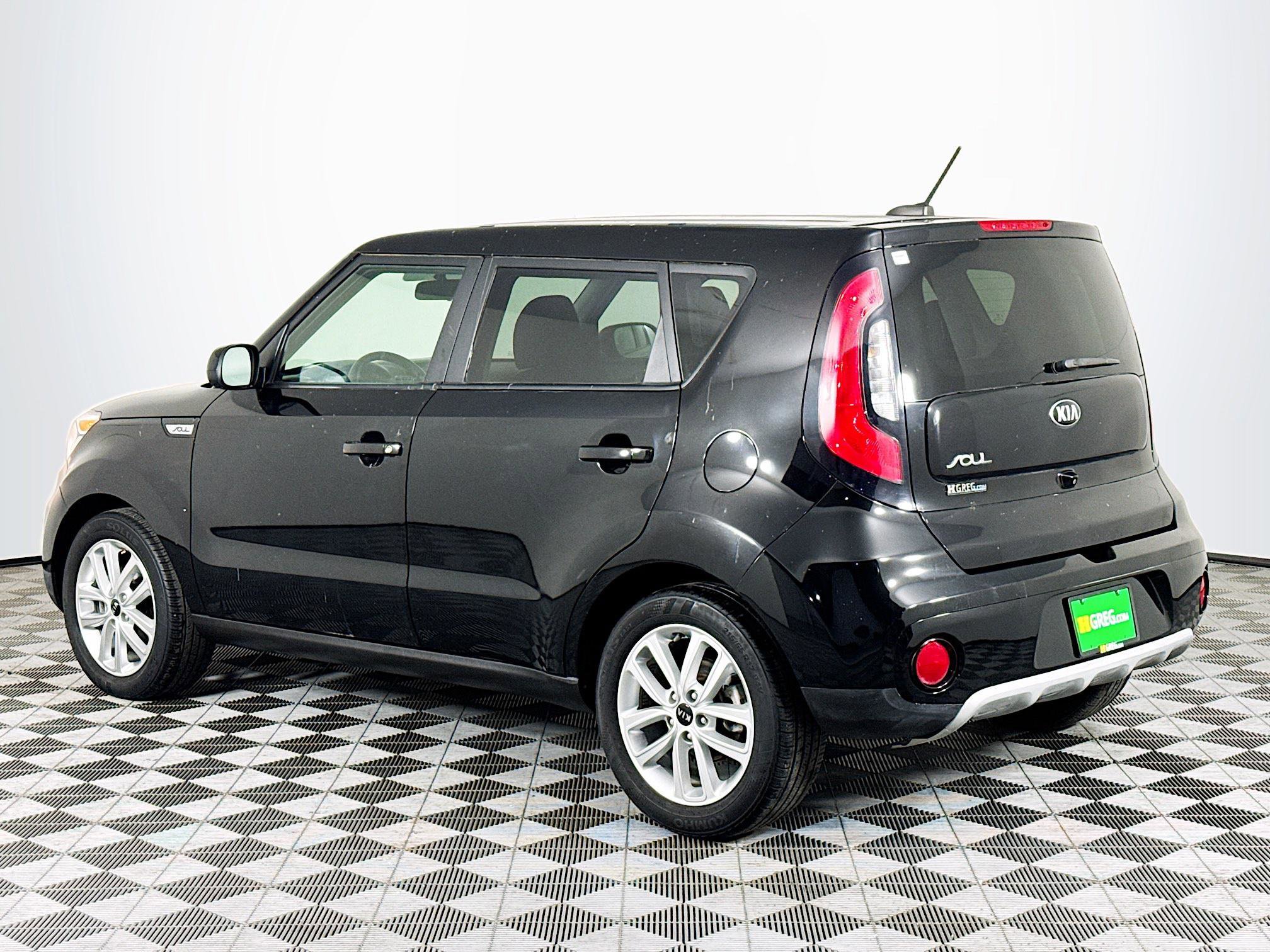 Used 2019 Kia Soul + image 6
