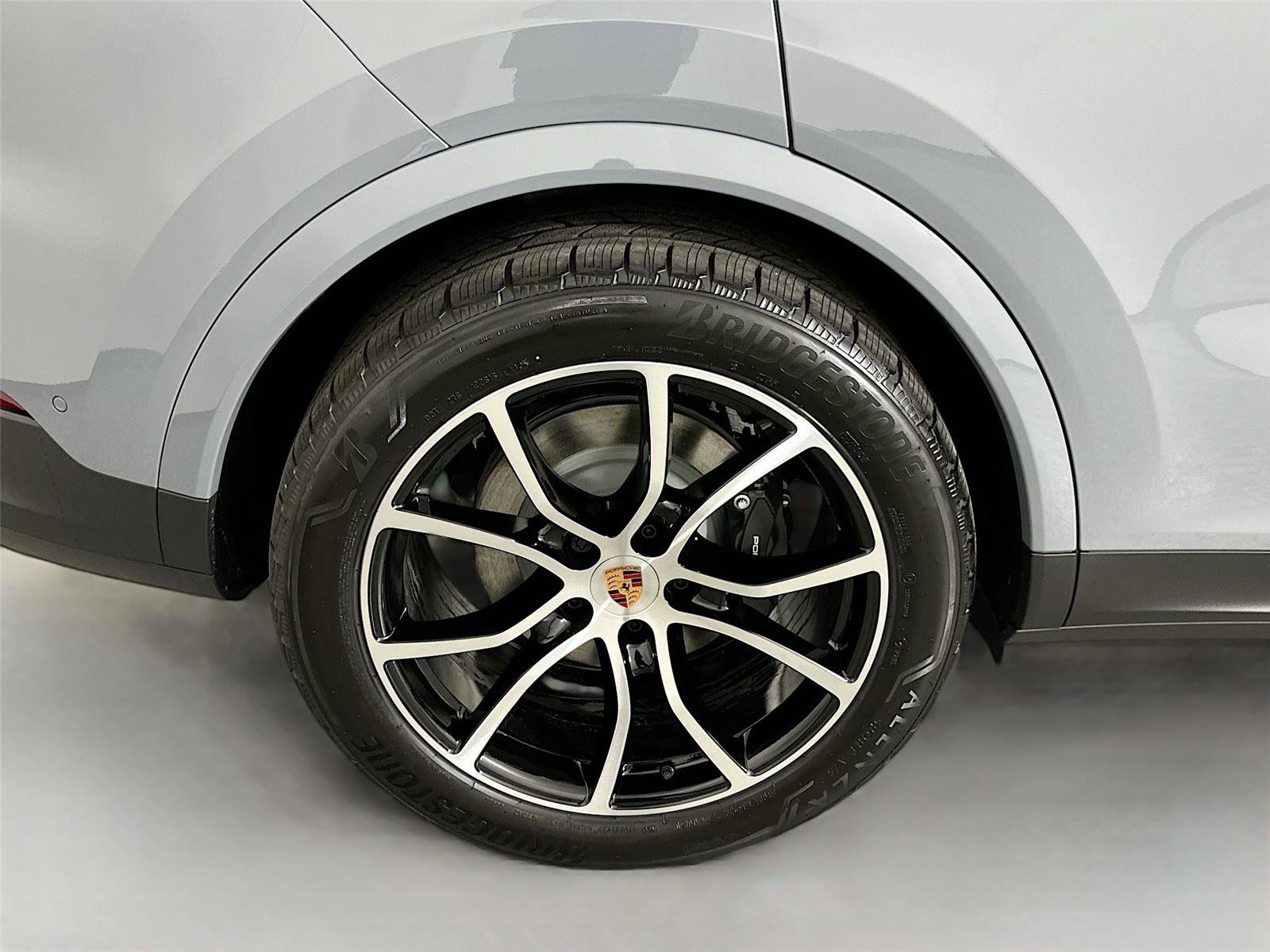 Used 2026 Porsche Cayenne Coupe AWD/4WD image 13
