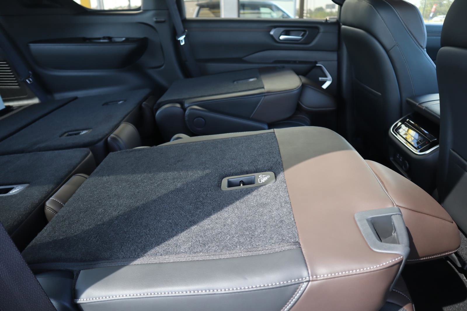 New 2026 Nissan Armada Platinum image 57