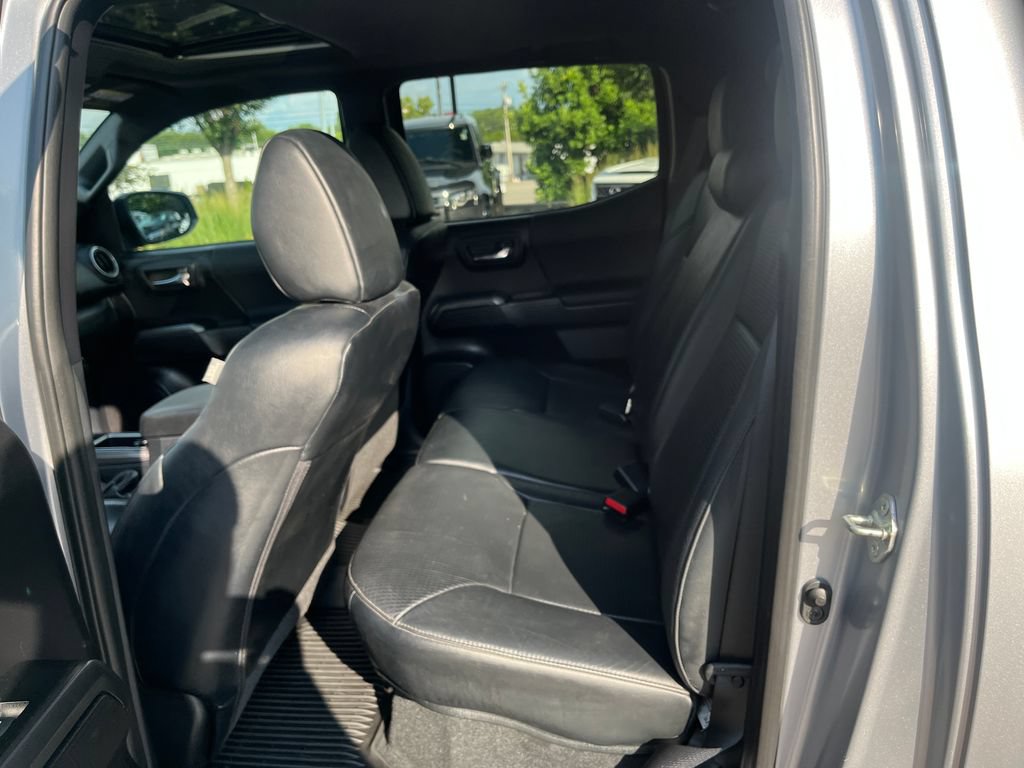 Used 2020 Toyota Tacoma TRD Off-Road w/ TRD Premium Off Road Package AWD/4WD image 25