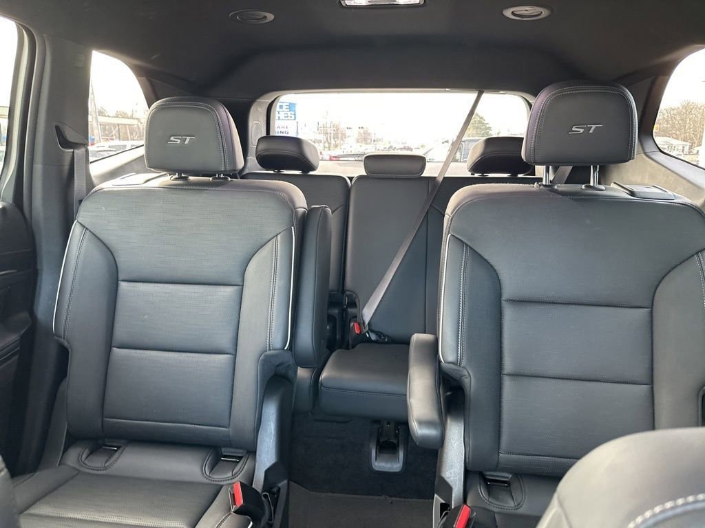 Used 2025 Buick Enclave Sport Touring FWD image 26
