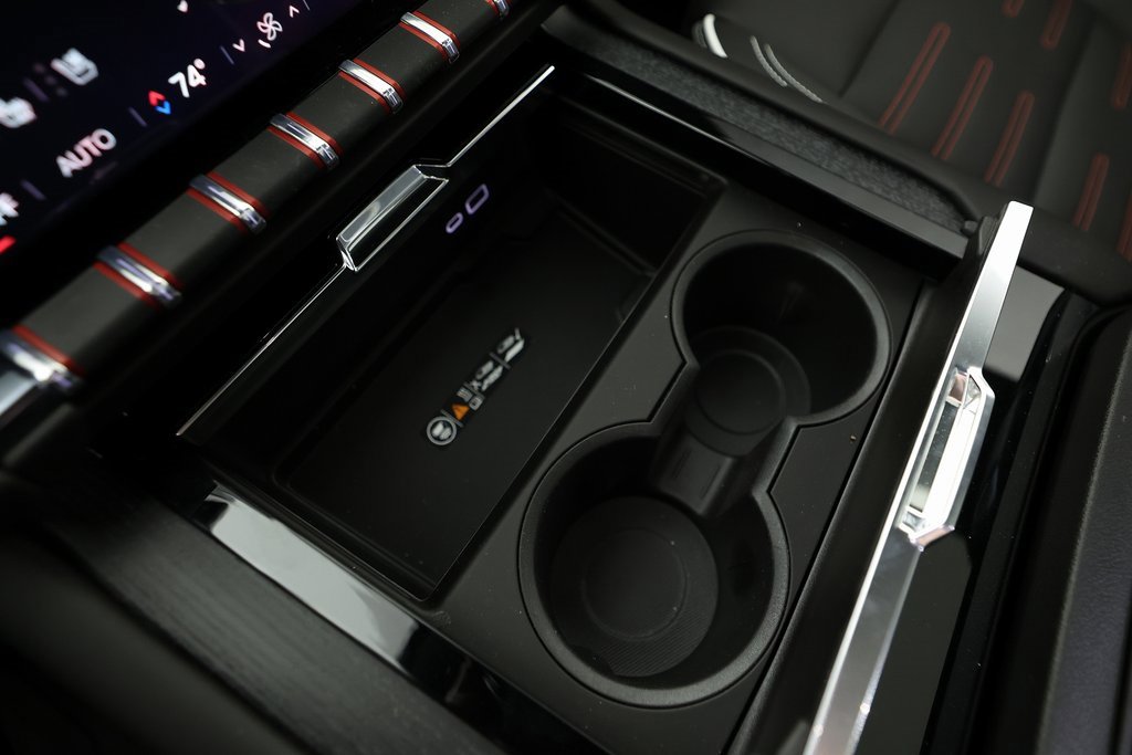 Used 2025 GMC Yukon AT4 Ultimate w/ LPO, Illumination Package image 43