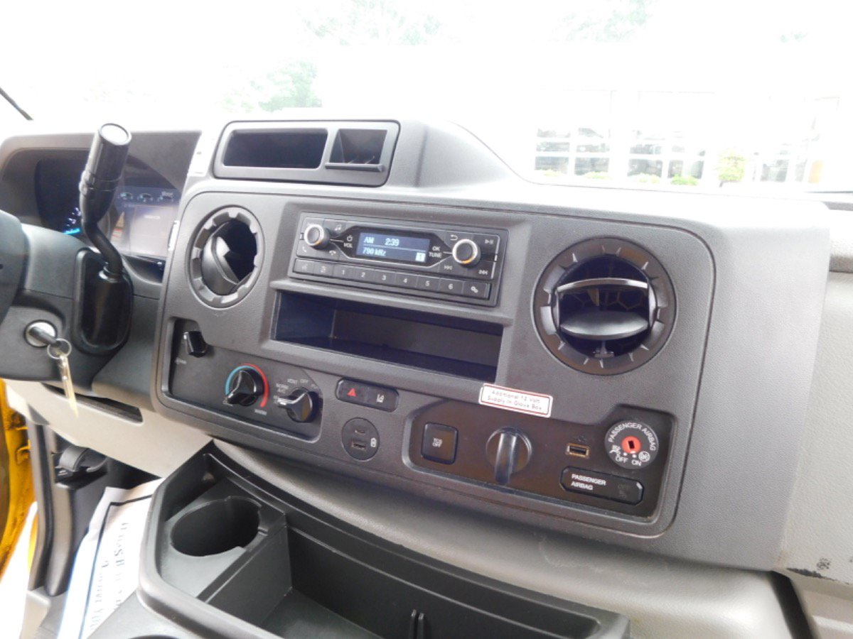 Used 2021 Ford E-350 and Econoline 350 Super Duty RWD image 18