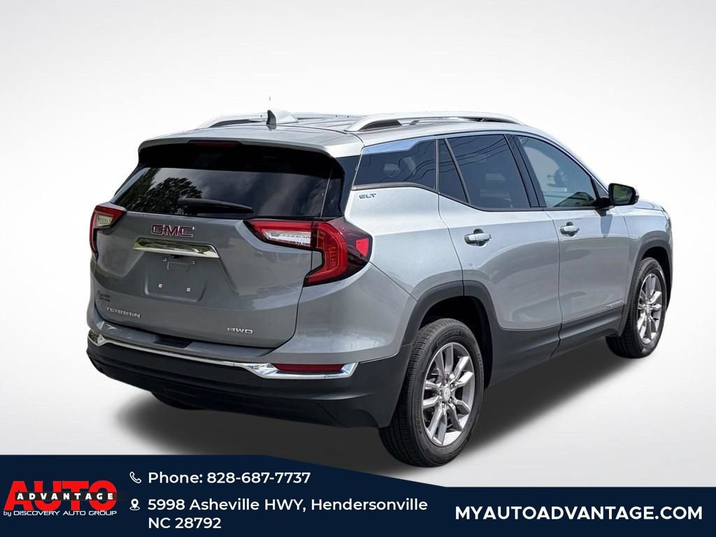 Used 2024 GMC Terrain SLT AWD/4WD image 3