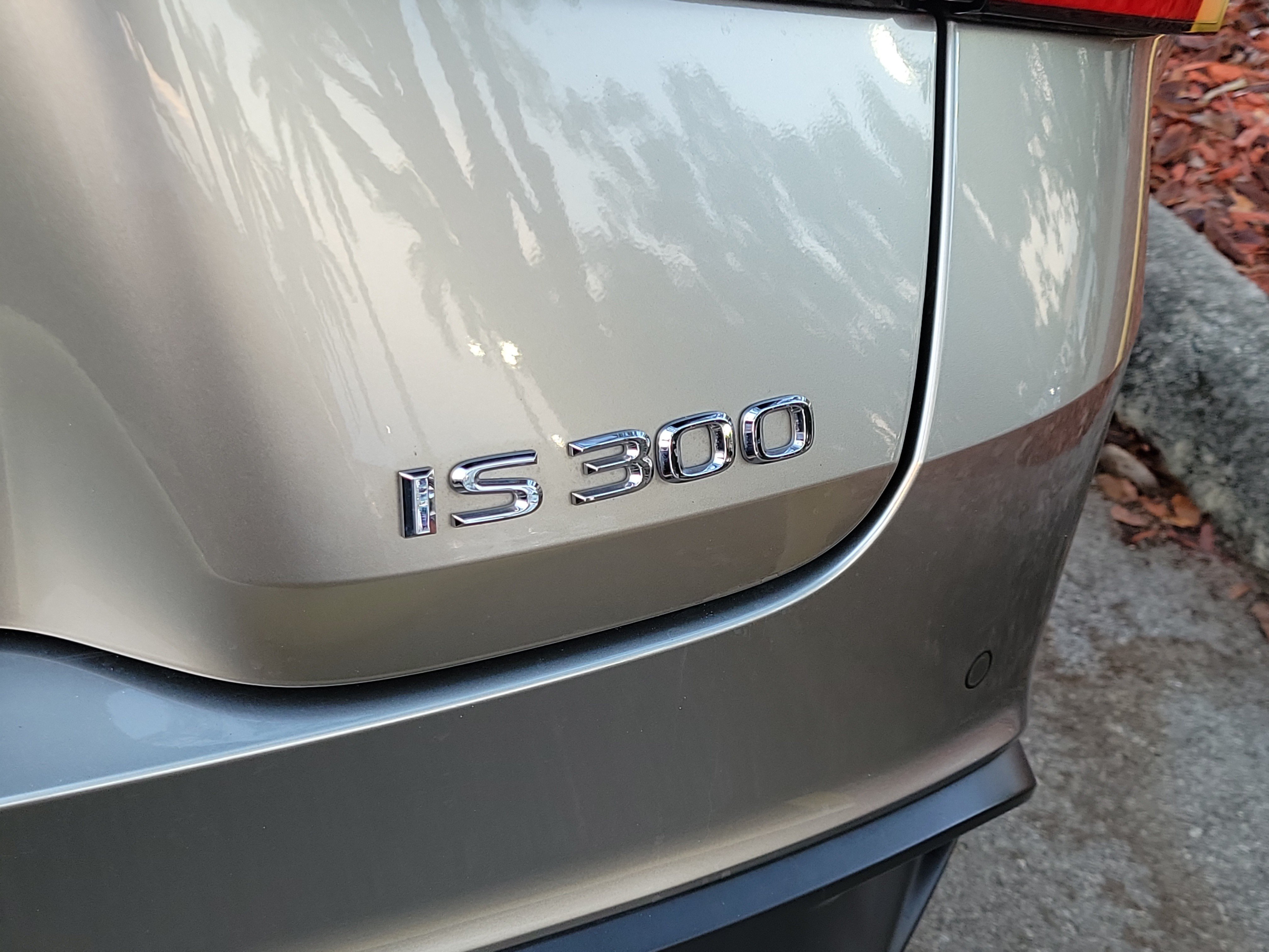 Used 2023 Lexus IS 300 w/ Comfort Package RWD image 5