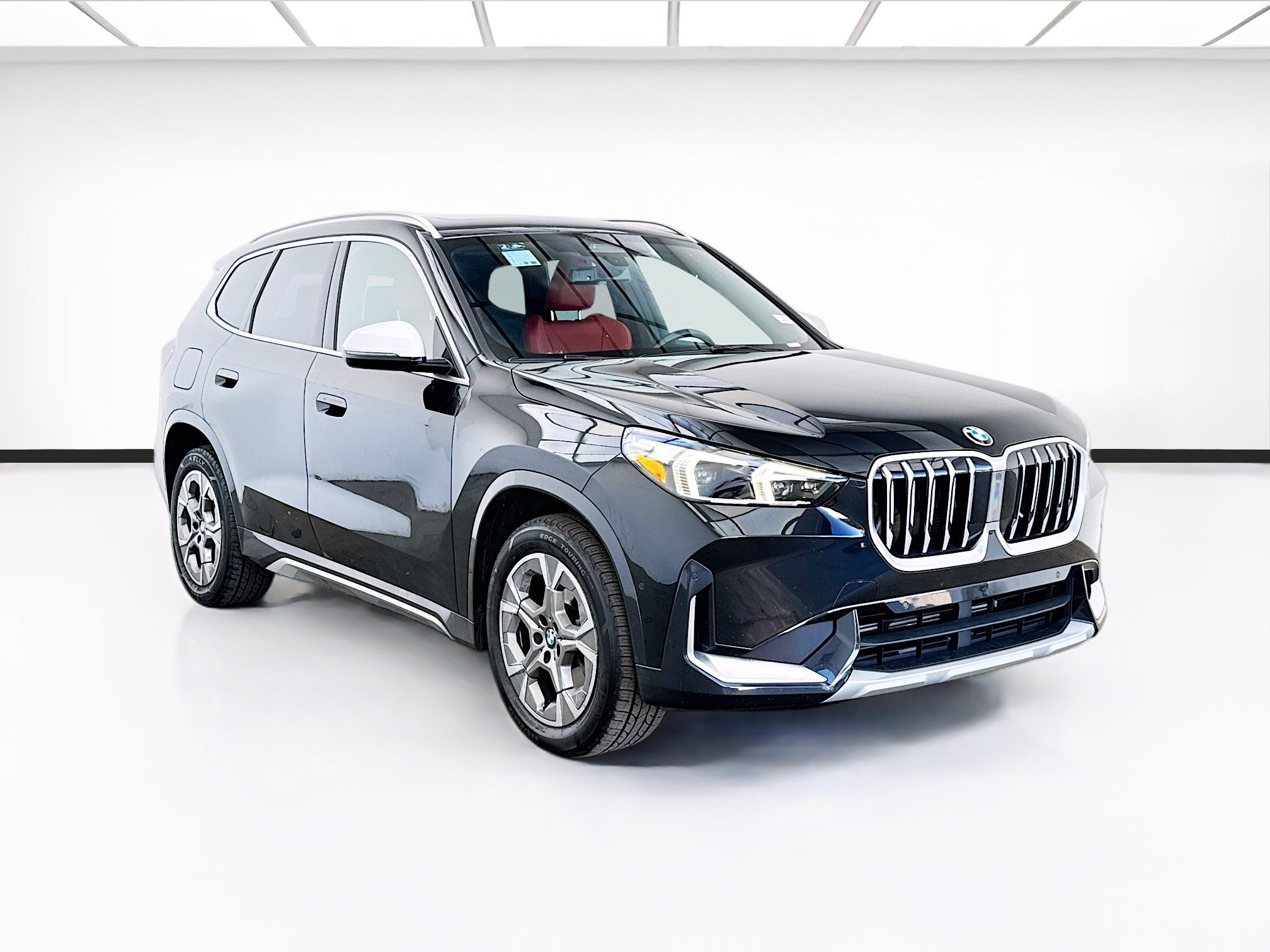 Used 2023 BMW X1 xDrive28i w/ Convenience Package AWD/4WD image 3