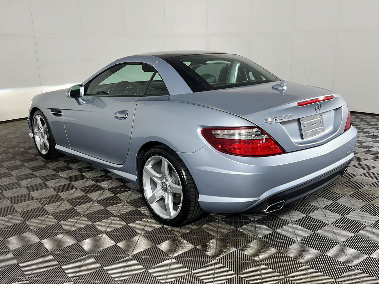 Used 2014 Mercedes-Benz SLK 250 image 14