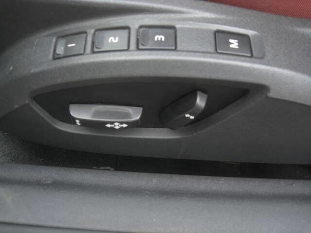 Used 2011 Volvo C70 T5 image 16