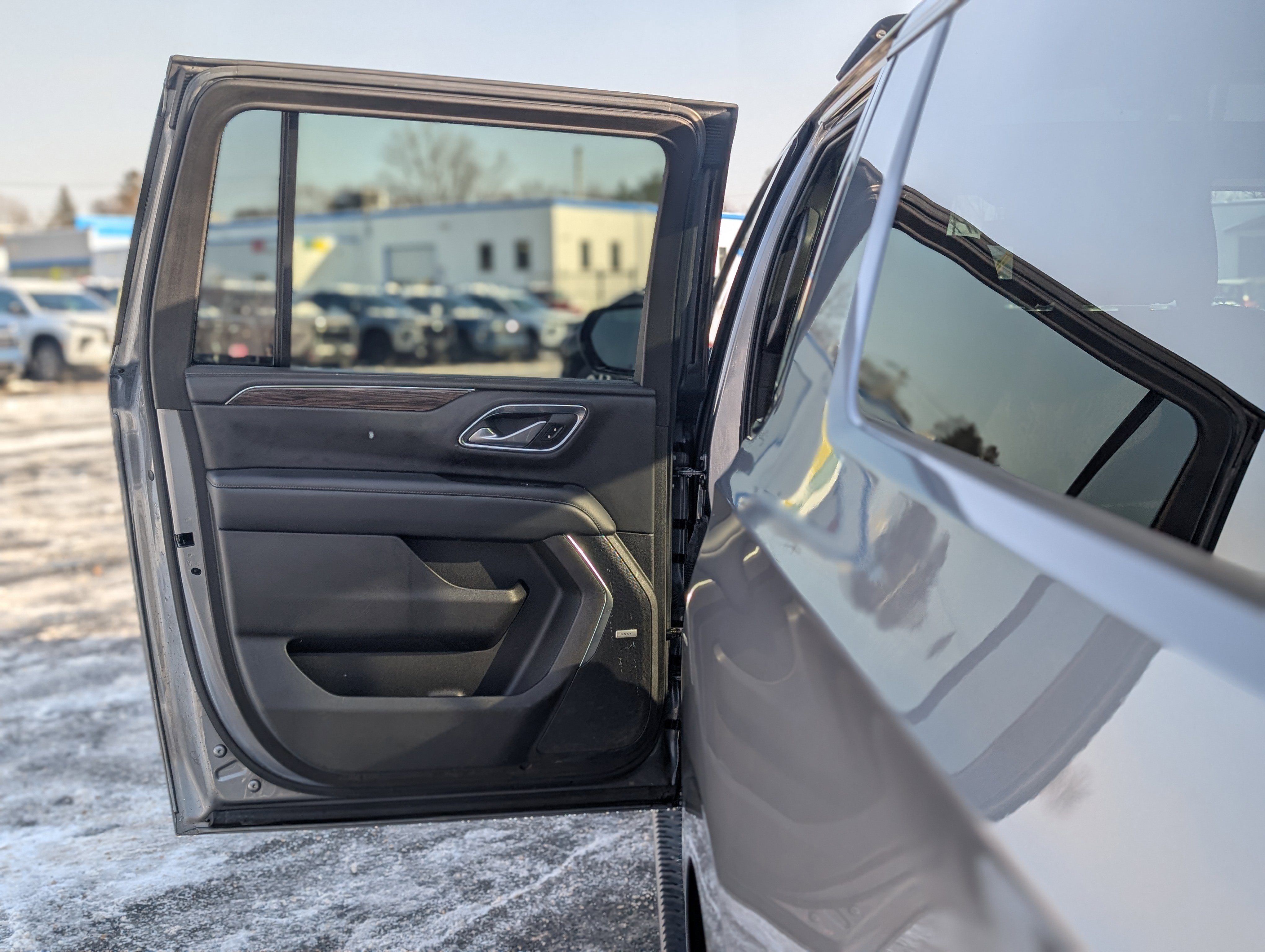 Used 2021 Chevrolet Suburban Z71 image 34