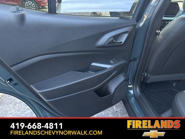 New 2026 Chevrolet Trax LT w/ Sunroof Package image 23