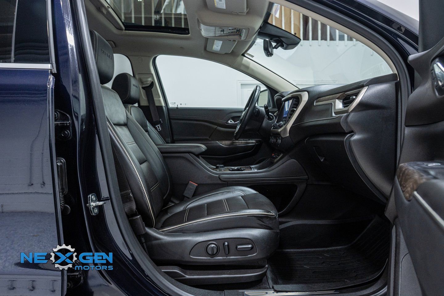 Used 2021 GMC Acadia Denali w/ Denali Ultimate Package image 38