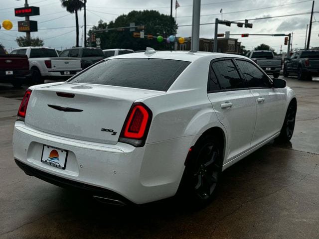Used 2022 Chrysler 300 S RWD image 6