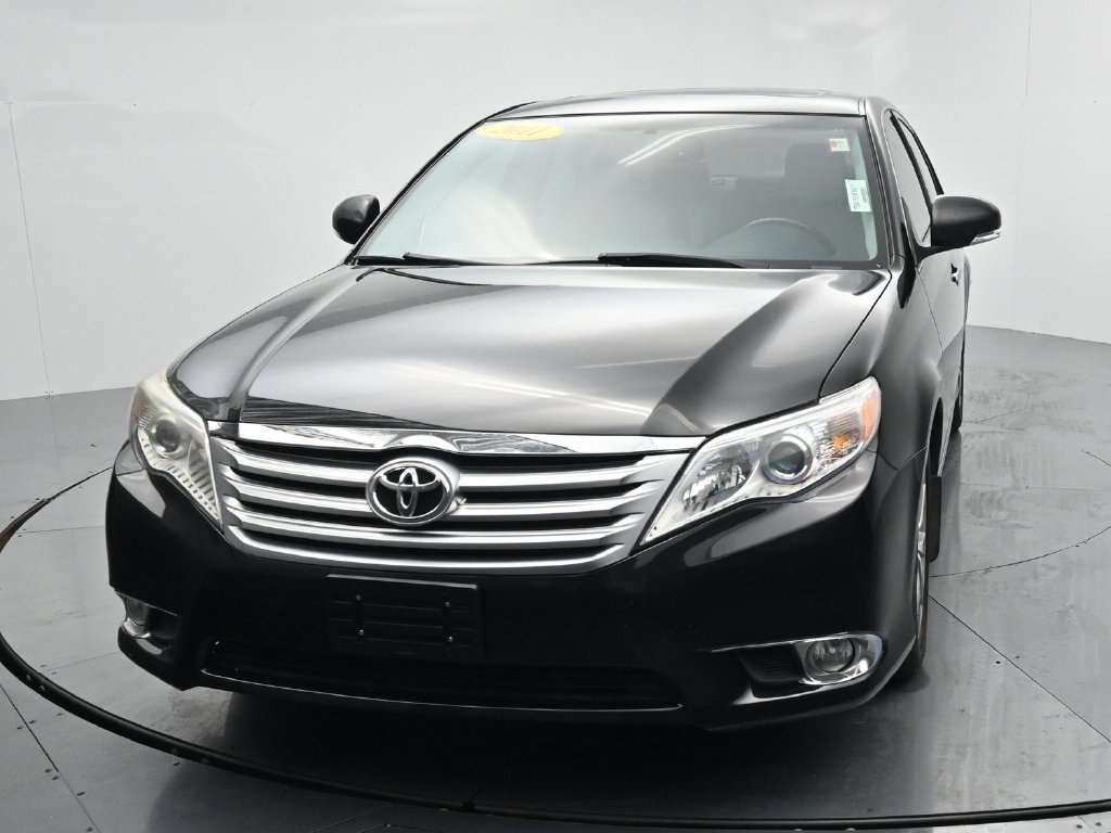Used 2011 Toyota Avalon Limited FWD image 3