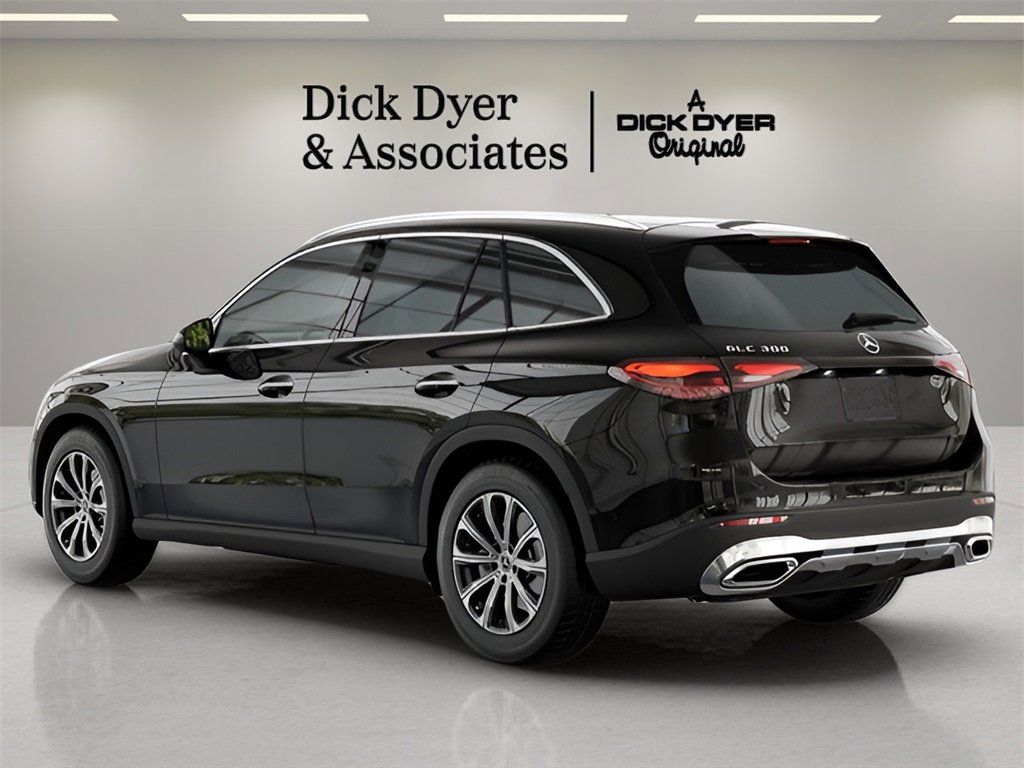 Used 2025 Mercedes-Benz GLC 300 4MATIC image 14