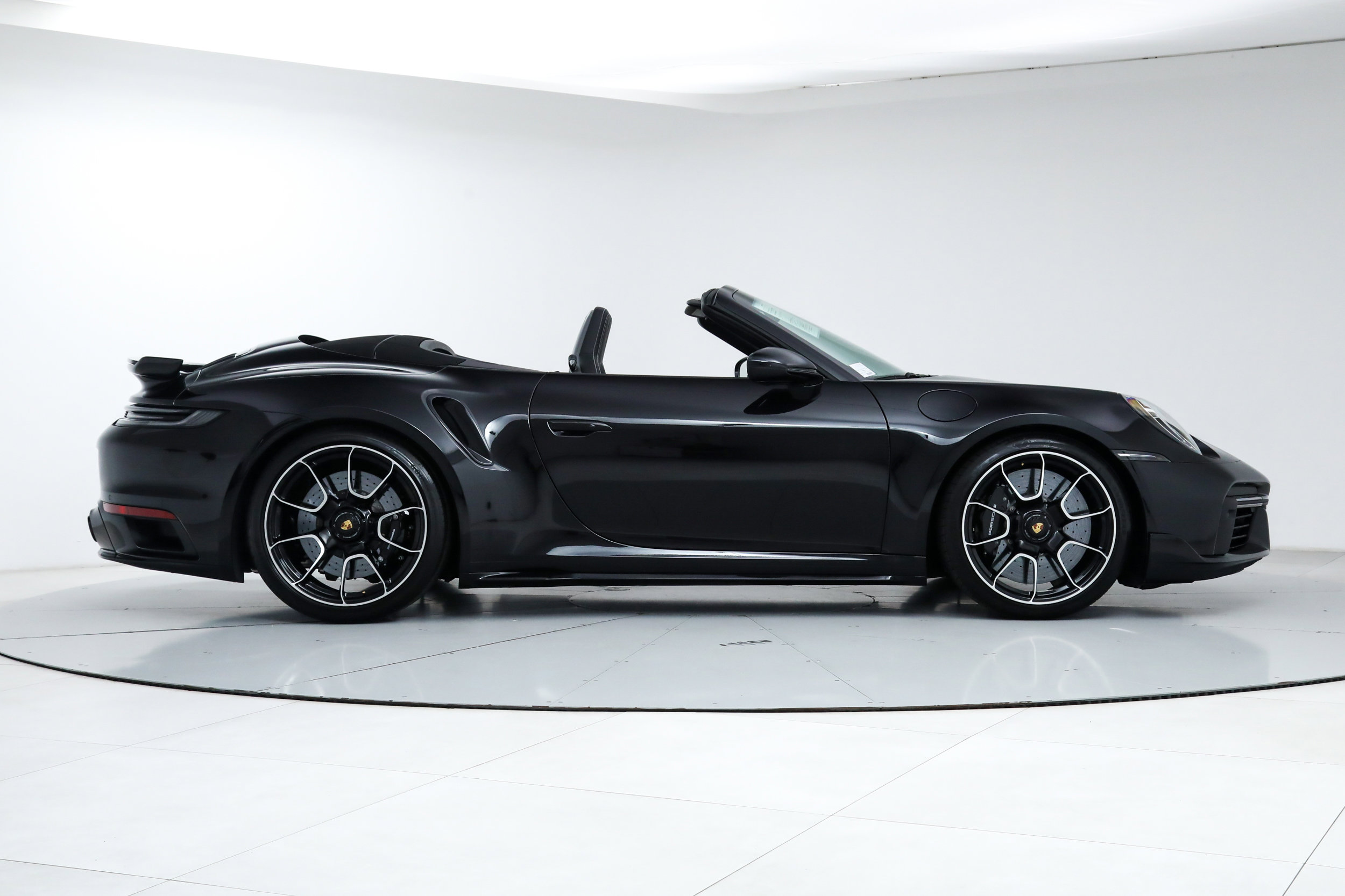 Used 2025 Porsche 911 Turbo S AWD/4WD image 7