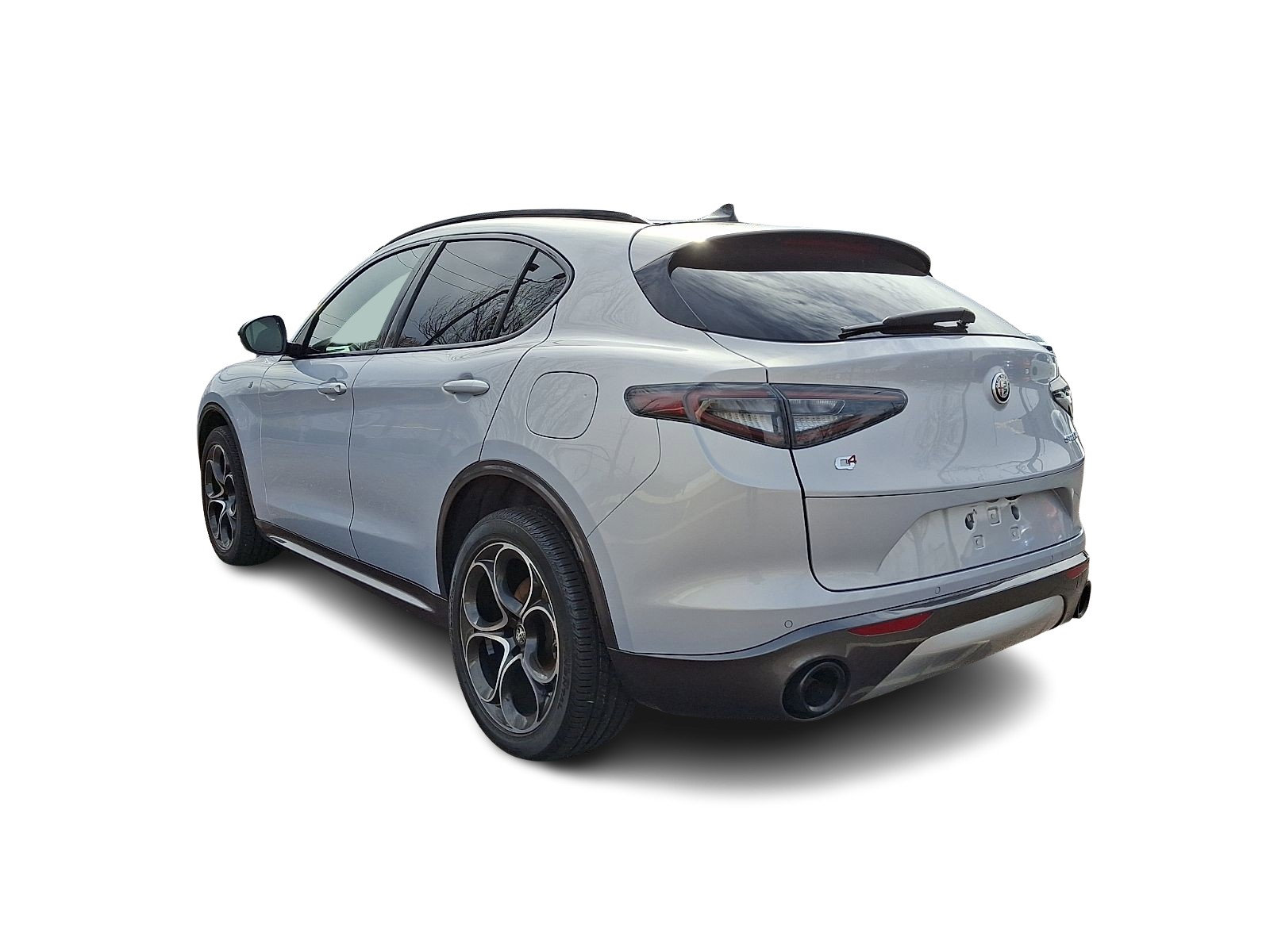 Used 2024 Alfa Romeo Stelvio Ti image 4