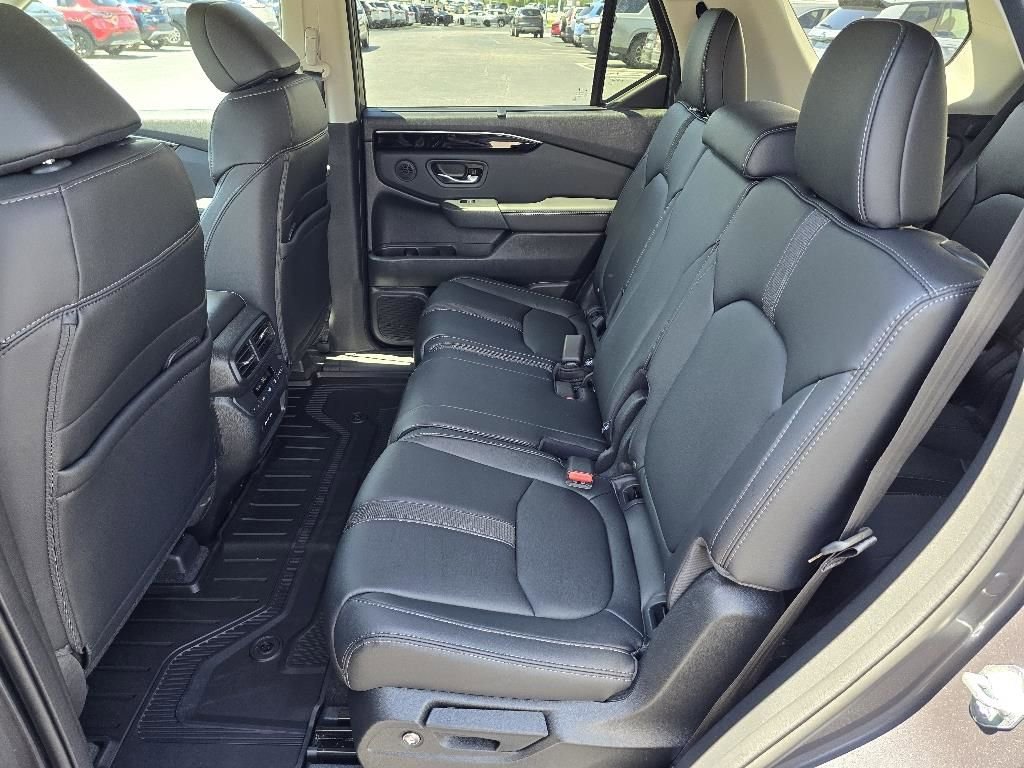 New 2025 Honda Pilot EX-L image 11