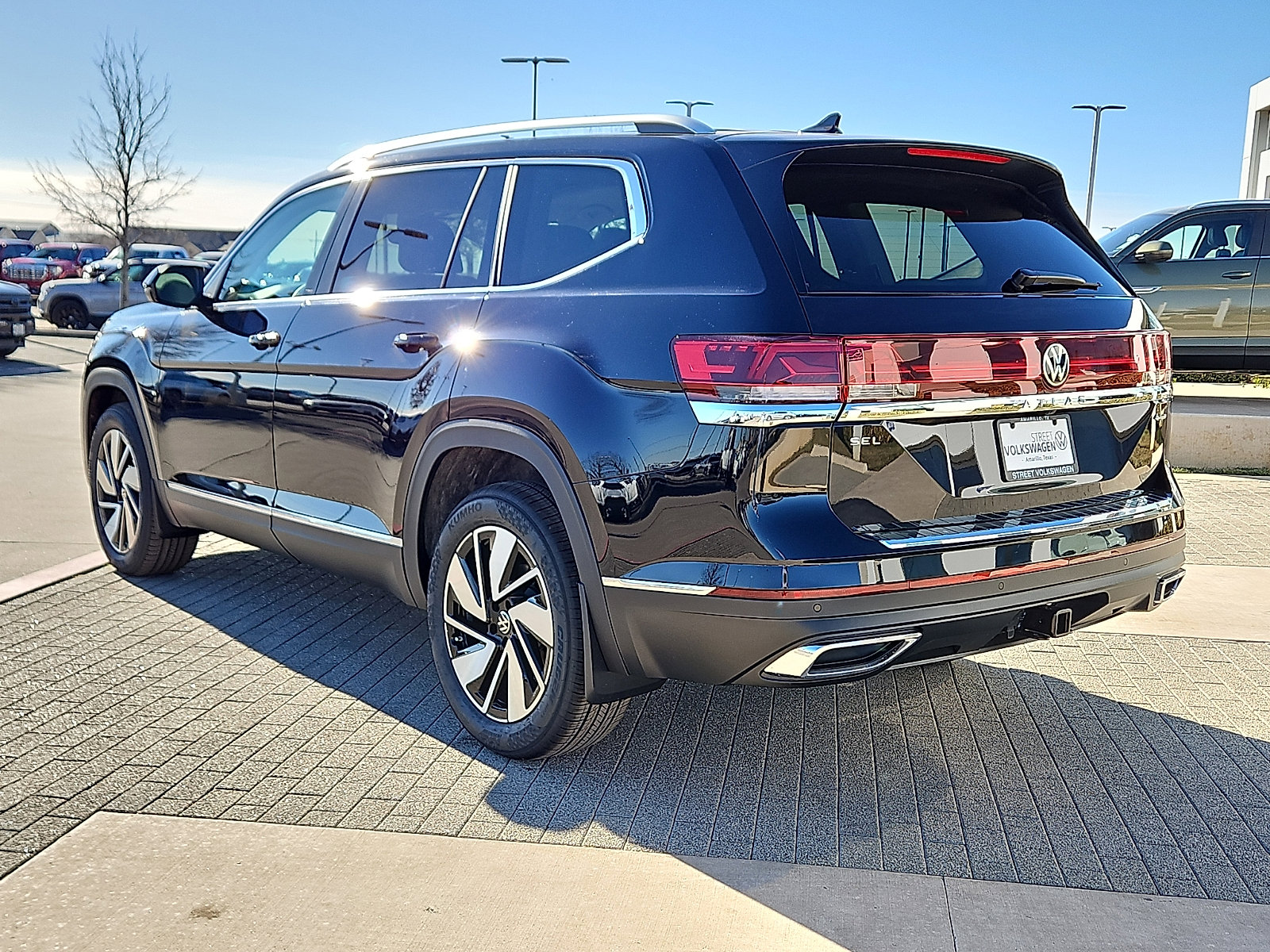 New 2026 Volkswagen Atlas SEL image 2