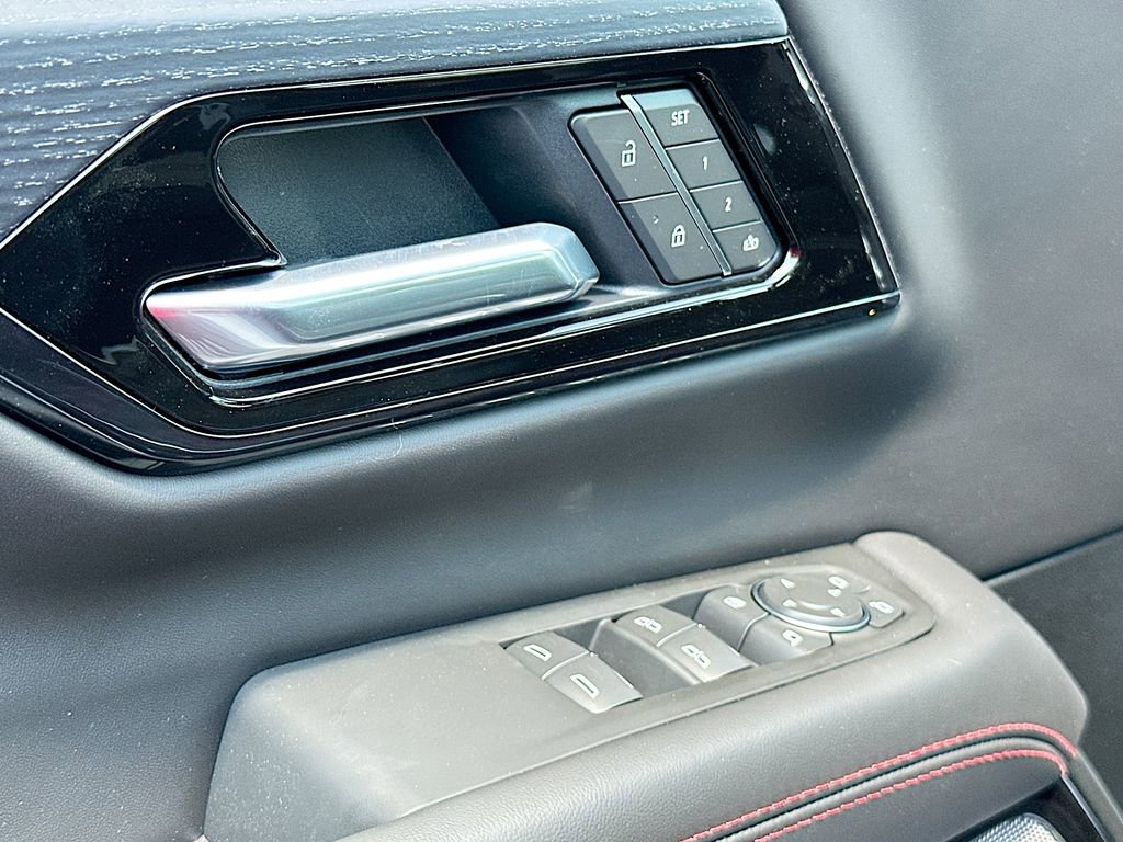 New 2026 GMC Yukon AT4 Ultimate w/ LPO, Floor Liner Package AWD/4WD image 21