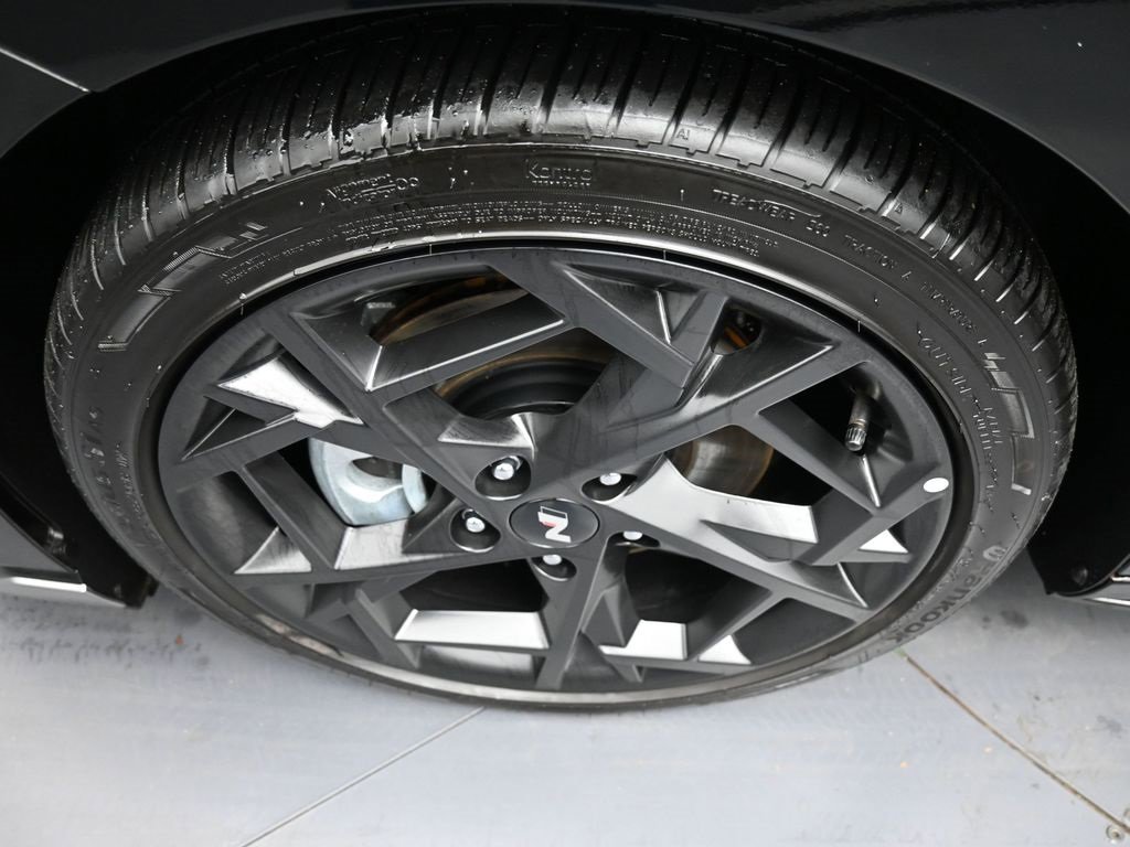 Used 2025 Hyundai Elantra N Line image 14