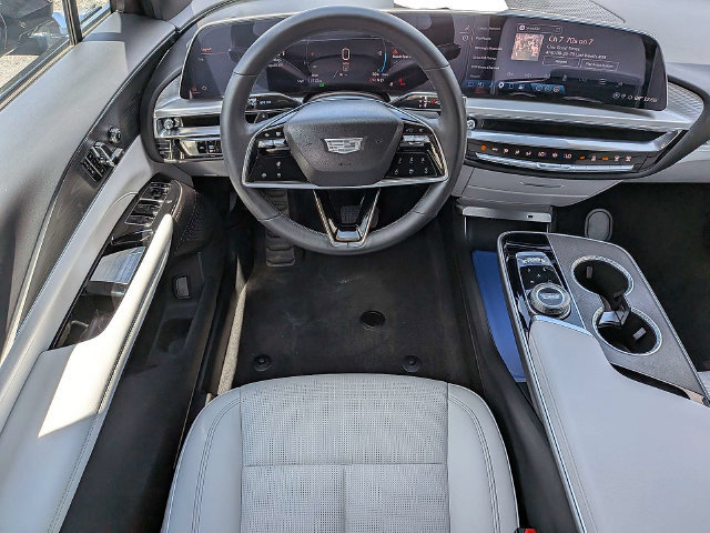 Certified 2024 Cadillac Lyriq Luxury AWD/4WD image 20