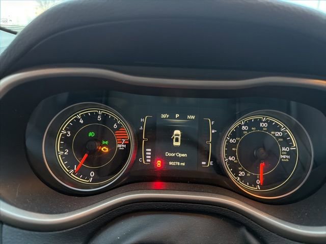 Used 2016 Jeep Cherokee Latitude w/ Cold Weather Group image 12