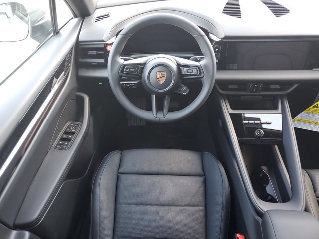 Used 2025 Porsche Macan Electric image 17