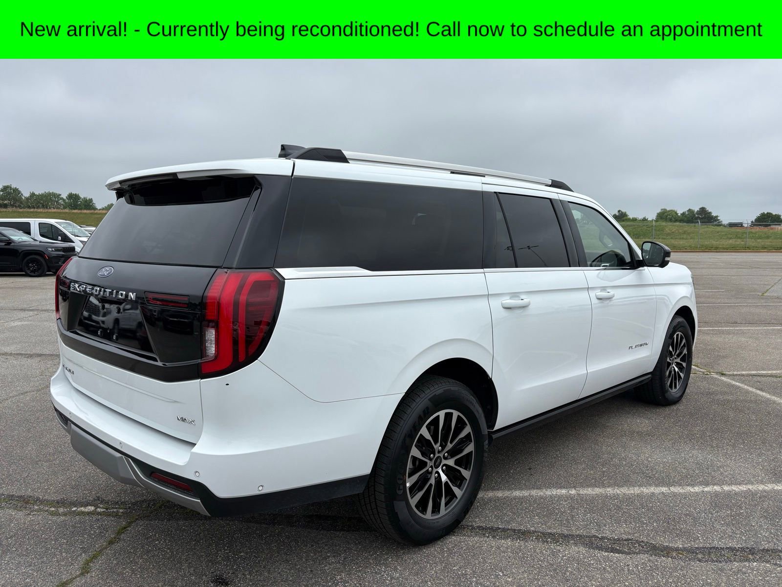 Used 2025 Ford Expedition Max Platinum AWD/4WD image 3