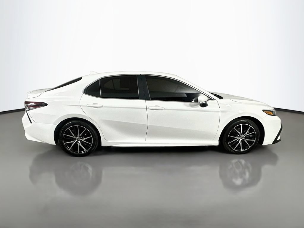 Used 2023 Toyota Camry SE FWD image 7