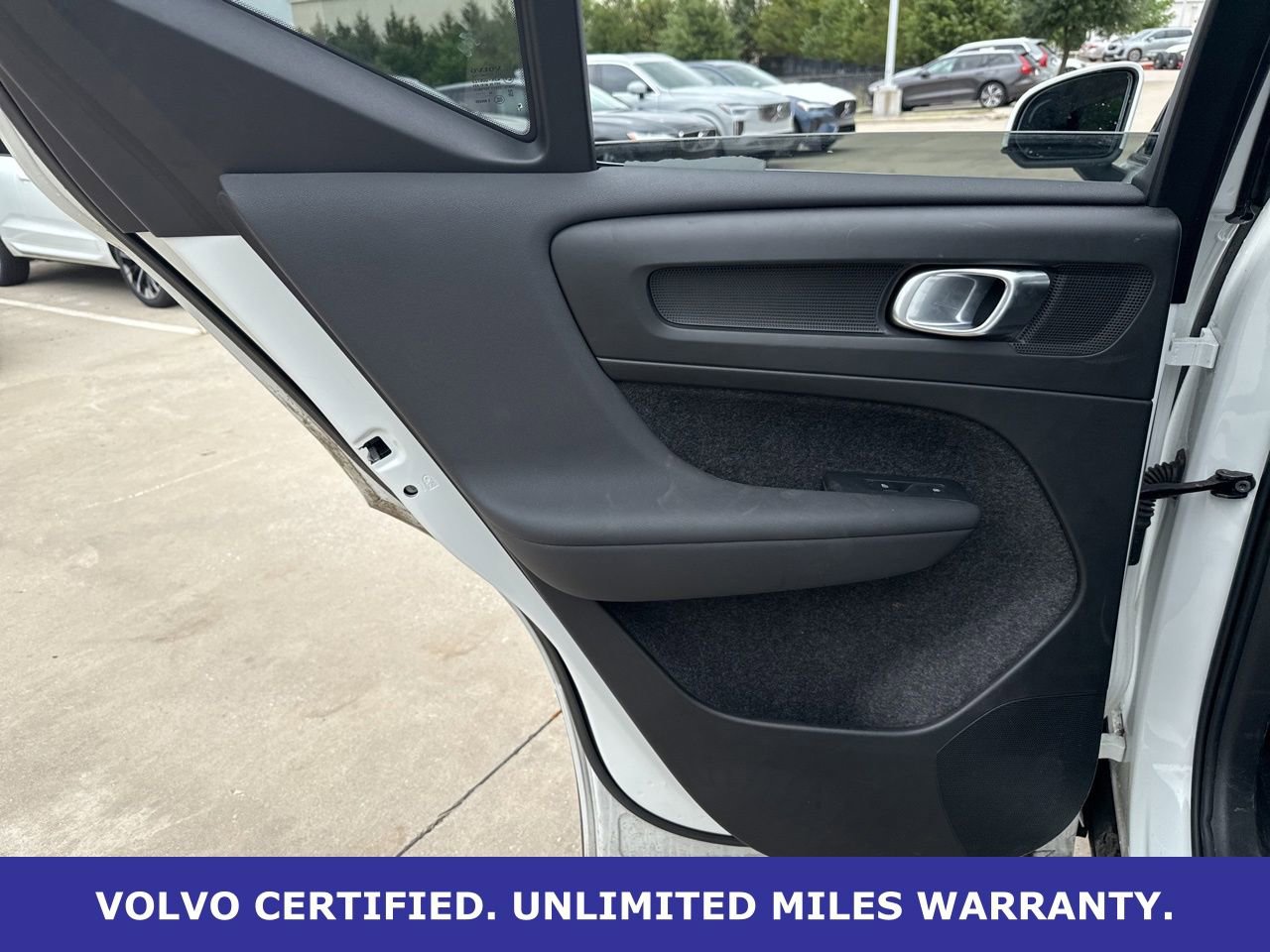 Certified 2025 Volvo XC40 B5 Plus AWD/4WD image 16
