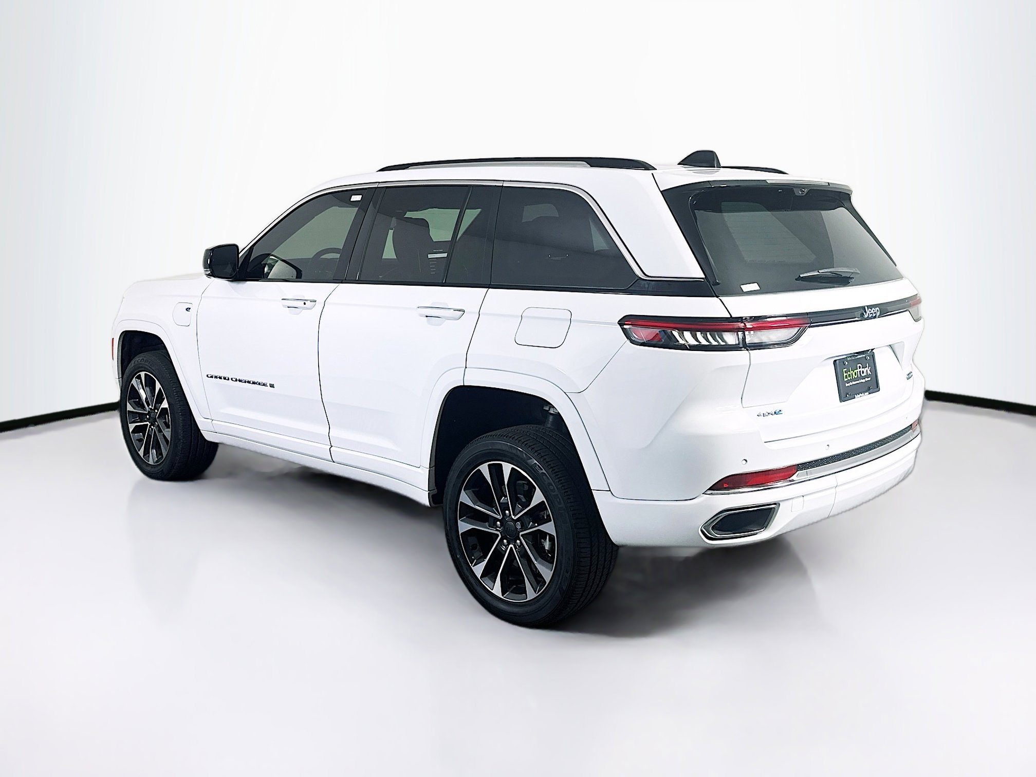 Used 2023 Jeep Grand Cherokee Overland w/ Advanced Protech Group III image 5